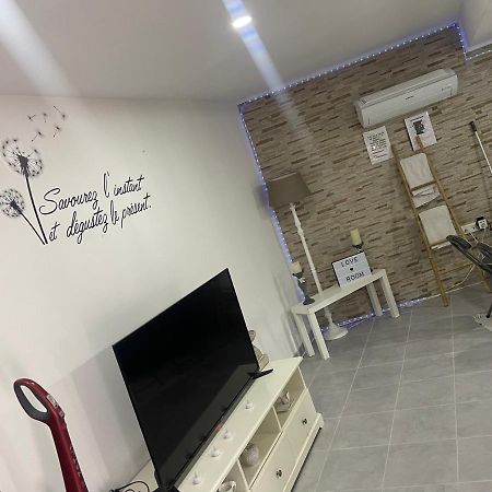 Love'Room Trebes Bagian luar foto