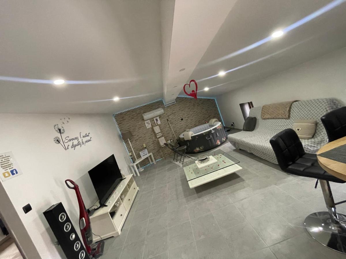 Love'Room Trebes Bagian luar foto