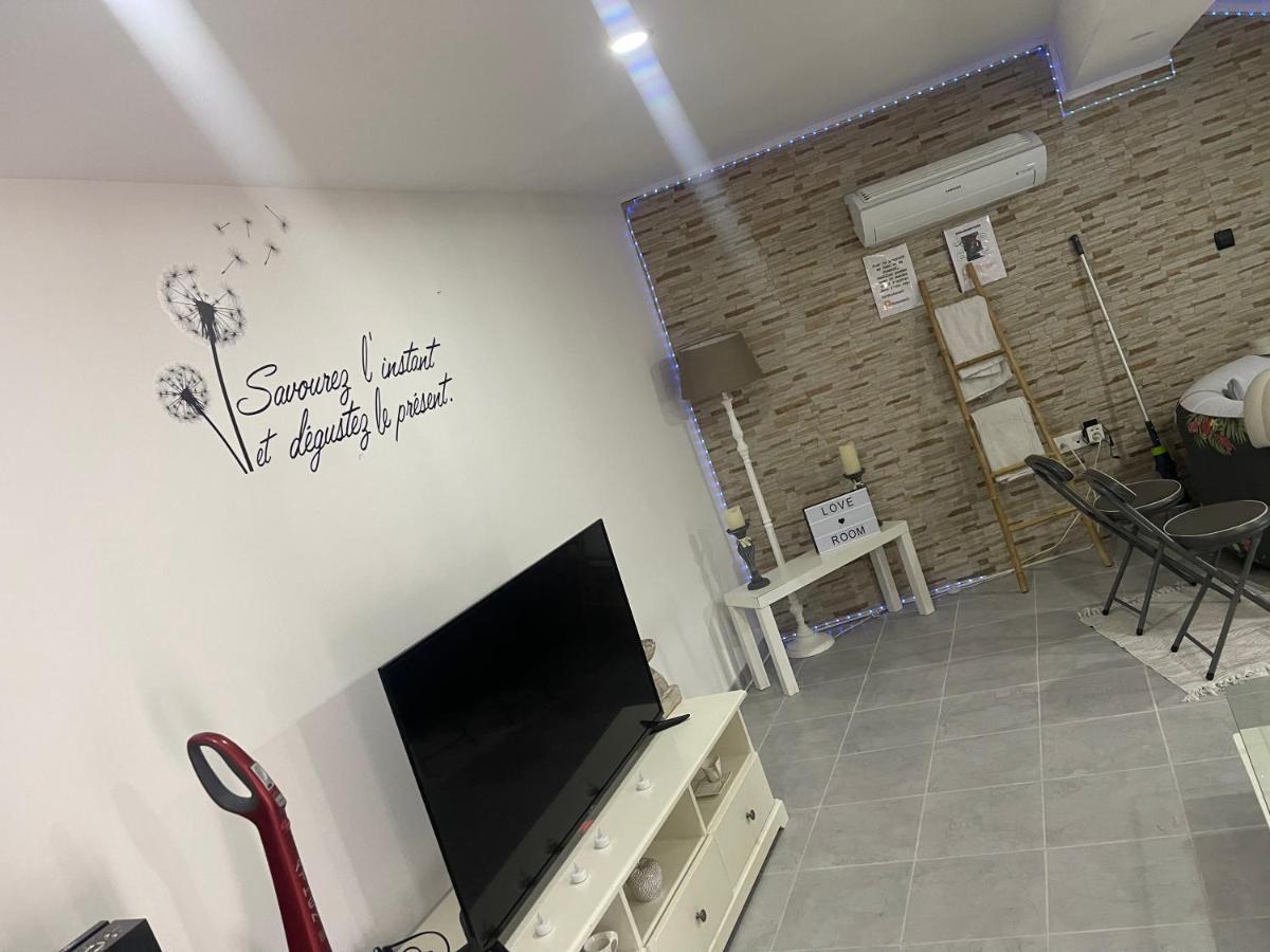 Love'Room Trebes Bagian luar foto